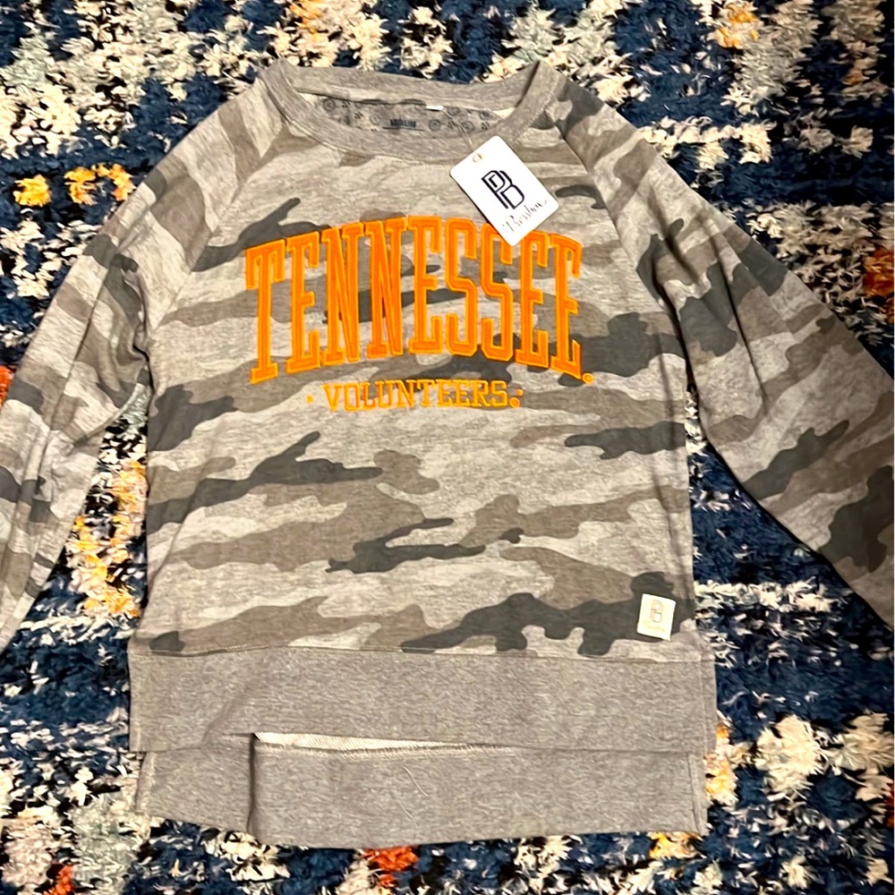 NWT Press Box Tennessee Volunteers vols camo pullover